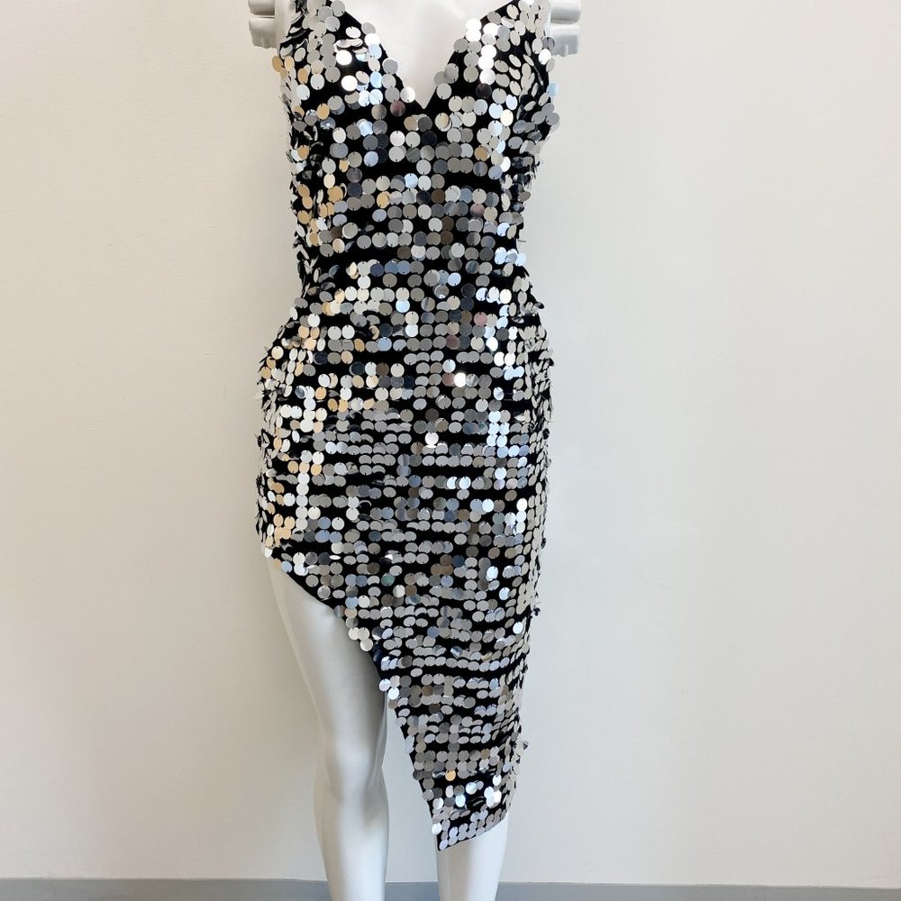 H:ours Bella Midi Dress in Silver - Picture 3 of 5